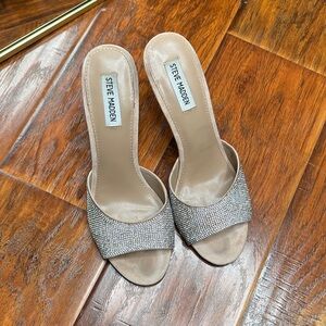 Steve Madden Erin Glittering Silver Slide Heels Size 9.5